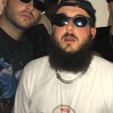 Sun-glasses Caballero on the account Instagram @jeanjass