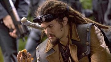 Les lunettes à vision nocturne de Ronon Dex (Jason Momoa) dans Stargate Atlantis S02E08