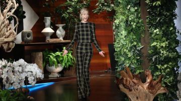 Plaid ensemble porté par Saoirse Ronan sur Le Ellen DeGeneres Show janvier 2018