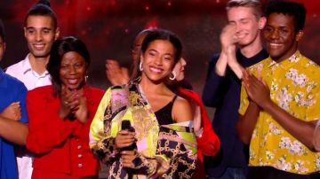 The dress of Whitney's Marine in the show the Voice : The most beautiful voice in the 09 march 2019 on TF1