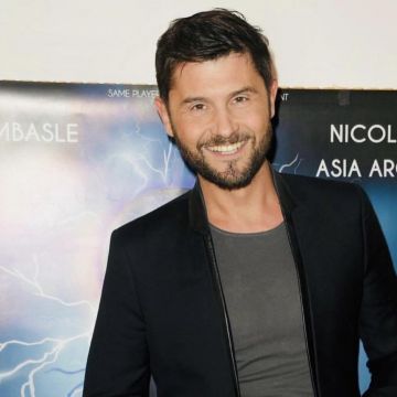 La chaqueta blazer que lució Christophe Beaugrand en su cuenta de Instagram @tof_beaugrand