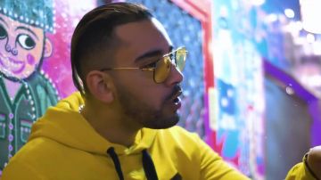 Gafas de sol usadas RKM en el clip Kira de DTF