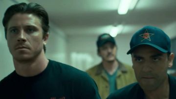 The cap Santiago 'Pope' Garcia (Oscar Isaac) in Triple border