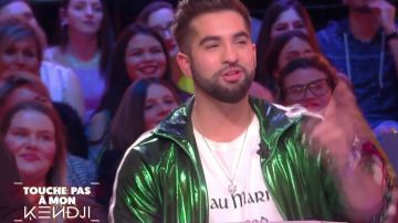 La veste verte porté par Kendji Girac en Eva Longoria fait une énorme surprise à Kendji ! (Touche pas à mon poste)
