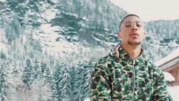 La veste camouflage portée par Maes dans le clip Tes rêves de Dabs