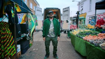 Outifts porté par Sean Paul dans son clip Boasty avec Wiley, Stefflon Ne feat. Idris Elba