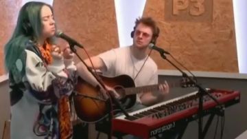 Sweat-shirt imprimé porté par Billie Eilish dans son Enterrer un Ami Acoustique | P3 DR musique de la vidéo