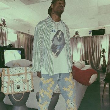 Protagonizada por Jeans Pants usado por Flame / Travis Scott en su cuenta de Instagram @travisscott
