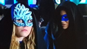 Masque porté par Mia Smoak (Katherine McNamara) comme on le voit en Flèche S07E16