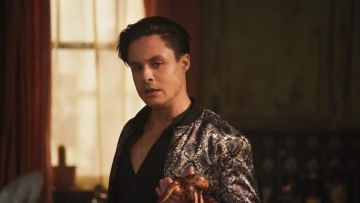 Serpent Blouson porté par Noé Ophis (Philippe Bowgen) dans le Surnaturel S14E14