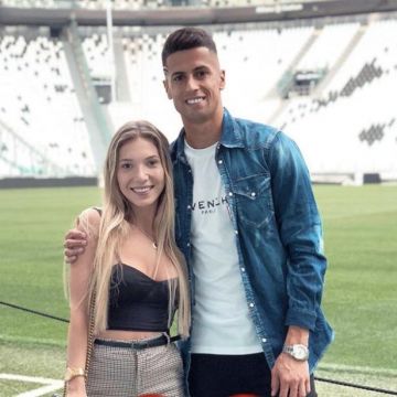 La camisa de jeans de João Cancelo en una de sus historias de su cuenta de Instagram en @jpcancelo