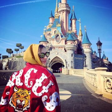 La chaqueta roja de Circus que lució Natoo en su cuenta de Instagram @Natoogram
