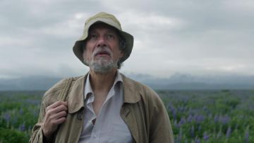Chaqueta beige usada por Jean-Claude (Didier De Neck) en The Brand New Testament