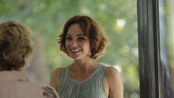 Le collier ras de cou à diamant de Claire Keim dans Infidèle