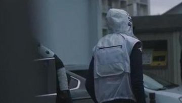 La veste blanche Adidas EQT de Tayz dans le clip Mondeo de Le Club
