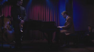 Leather Oxford Brown shoes worn by Sebastian (Ryan Gosling) as seen in La La Land