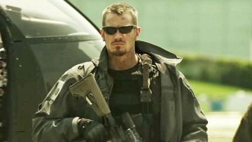 Chaqueta militar de Rick Flag (Joel Kinnaman) en Suicide Squad