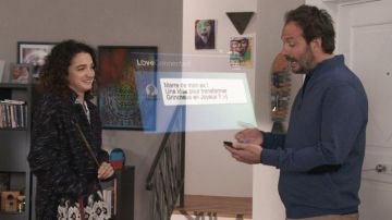 Le manteau de Emma Rimez (Pauline Bression) dans Plus belle la vie season 13