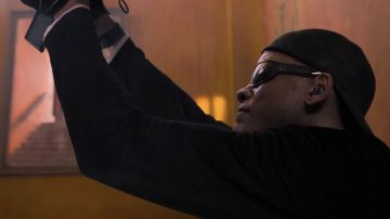 Sunglasses worn by Henry (Will Smith) as seen in Gemini Man