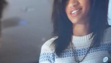The sweater striped white blue in NCIS : Special Investigations unit April 26, 2019