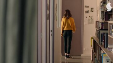 Pants worn by Manon (Marylin Lima) as seen in Skam France S02E01