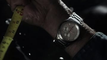 Reloj usado por Dave Keller (Barry Pepper) como se ve en Crawl