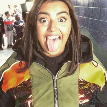 The jacket worn by Marwa Loud in her video clip Oh the mad and on his account Instagram @Marwa_loud