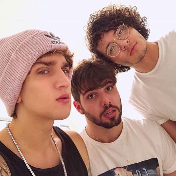 Adidas Originals Pink Beanie worn by Chris­t­ian Figueiredo as seen on his In­sta­gram Ac­count @Chris­t­ian_­fig