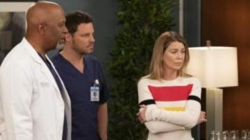 crossbody bag worn by meredith grey ellen pompeo as seen in grey s anatomy s15e07 spotern crossbody bag worn by meredith grey