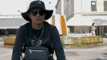 The bob worn by RK in the video RK Story #1 - the discovery of Marseille with YL and 100blaze