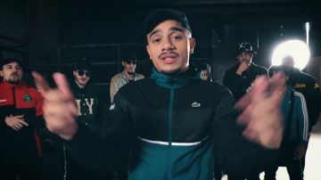 La chaqueta Lacoste que lleva Mister V en su vídeo de YouTube RAP VS REALITE 2
