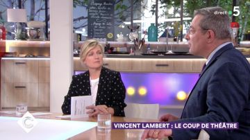 El blazer usado por Anne-Élisabeth Lemoine en Cà vous del 21 de mayo de 2019