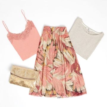 La falda floral en la cuenta de Instagram @Lookiero_fr