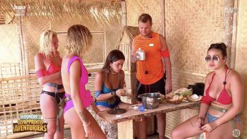Les lunettes de soleil portées par Maeva Ghennam dans Moundir et les apprentis aventuriers Épisode 9