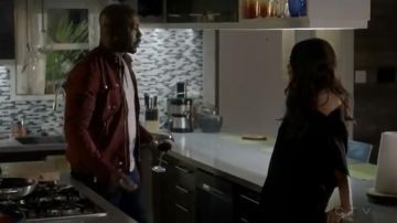 Red Jacket worn by Amenadiel (D.B. Woodside) in Lucifer S02E16