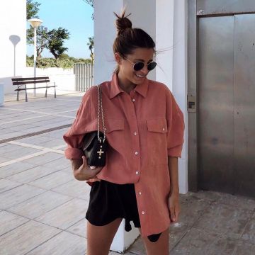 The shirt old rose linen long sleeve off the blogger Spanish Maria Valdes on his account Instagram @marvaldel