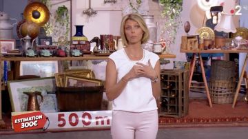 Le pantalon de Sylvie Tellier dans Affaire Conclue le 30.05.2019