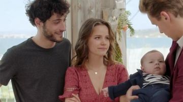 The dress worn by Margot (Marysole Fertard) in Tomorrow belongs to us Episode 476 of 31/05/2019