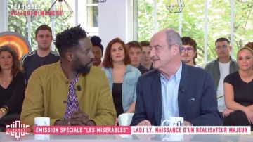 La veste kaki portée par Ladj Ly dans Clique dimanche du 2 juin 2019
