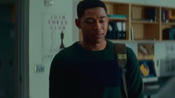 Vert rayé sweat-shirt porté par Luce Edgar (Kelvin Harrison Jr) comme on le voit dans Luce