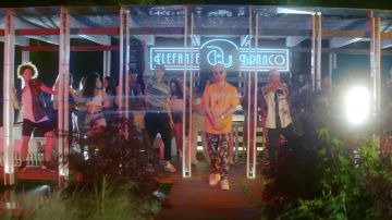 Le pantalon porté par Squeezie dans son clip Bye Bye feat. Joyca