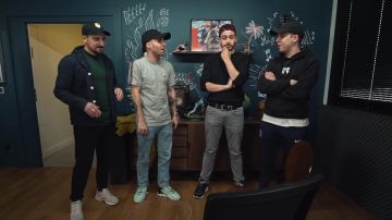 Les sneakers portées par Squeezie dans sa vidéo YouTube Qui fera le meilleur hit de l'été ? (en 3 jours)