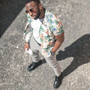 La camisa floral que lució Paul Kabesa en su cuenta de Instagram @paulkabesa