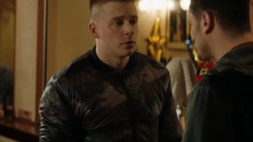 Camo blouson porté par Zak Chevalier (Jack Lowden) dans les Combats avec Ma Famille