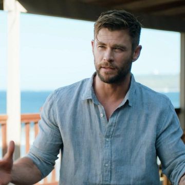 dress like chris hemsworth