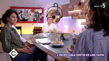 La camisa caqui de estilo militar usada por Marion Ruggiéri en Cà vous del 14 de junio de 2019