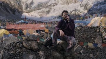 Pantalon porté par Rob Hall (Jason Clarke) comme on le voit dans l'Everest