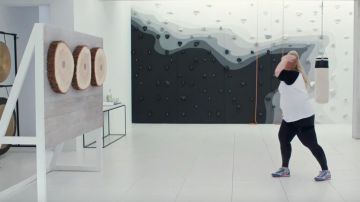 Sneakers worn by Penny Rust (Rebel Wilson) in The Hustle