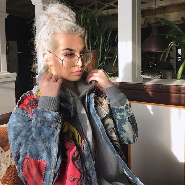 Denim Jacket as seen on the Instagram account of @andreagladso