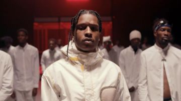 La veste blanche portée par A$AP Rocky dans son clip Tony Tone